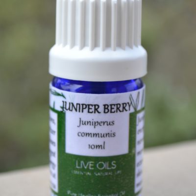 Alive Oils Juniper Berry Pure Essential Oil - Energises the mind, calms nerves, stress, a detoxing oil for arthritis, bloating, rashes, psoriasis, eczema, muscle pain and fibromyalgia.