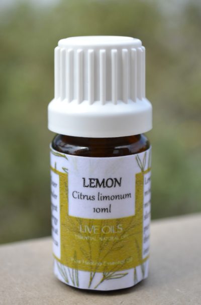 Alive Oils Lemon Pure Essential Oil - Citrus limonum - This anti-bacterial detox disinfectant and skin pore cleanser is excellent for insomnia, sleep apnoea, sore throat, warts, and varicose veins.