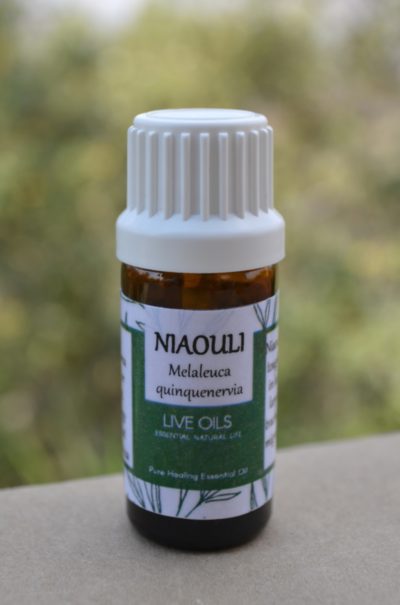 Alive Oils Niaouli Pure Essential Oil - Melaleuca quinquenervia - Niaouli unclogs toughened phlegm from bronchitis, pain-calming for headaches, arthritis, muscle and joint pain, disinfectant skin infections.