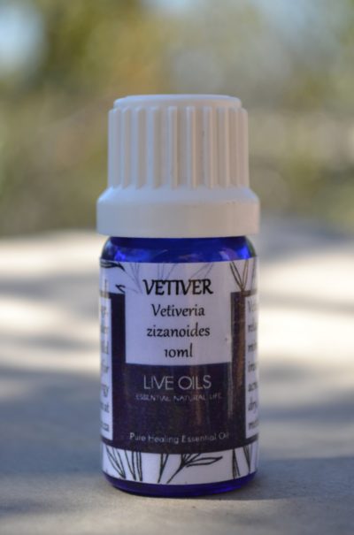 Alive Oils Vetiver Pure Essential Oil - Vetiveria zizanoides – This nervine calms nerves, insomnia, anti-bacterial disinfectant for sores, acne, oily skin, moisturiser of dry, chapped skin, circulation.